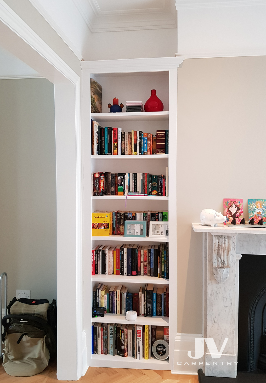 Alcove shelving unit without cabinet