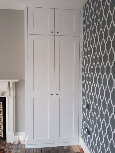 Alcove made-to-measure wardrobe (RHS)