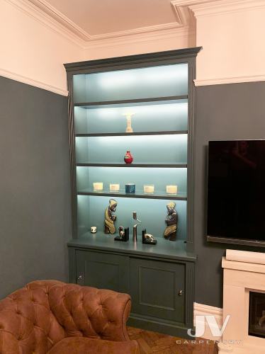 Alcove shelving with sliding doors (Left)