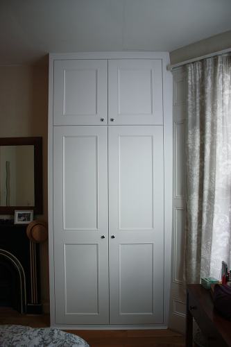shaker beaded fitted wardrobe (RHS)