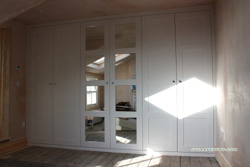 mirrored panelled doors wardrobe