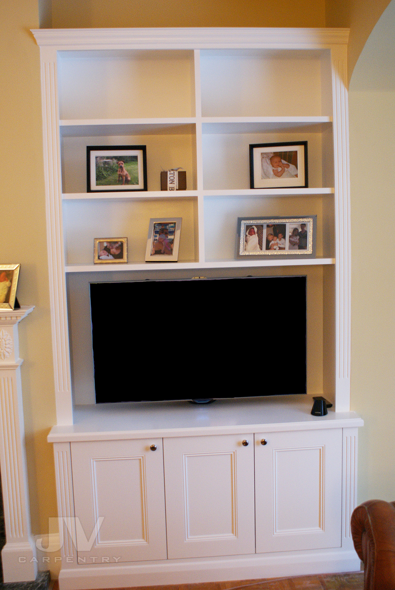 classic alcove shelving with cabinet idea 14